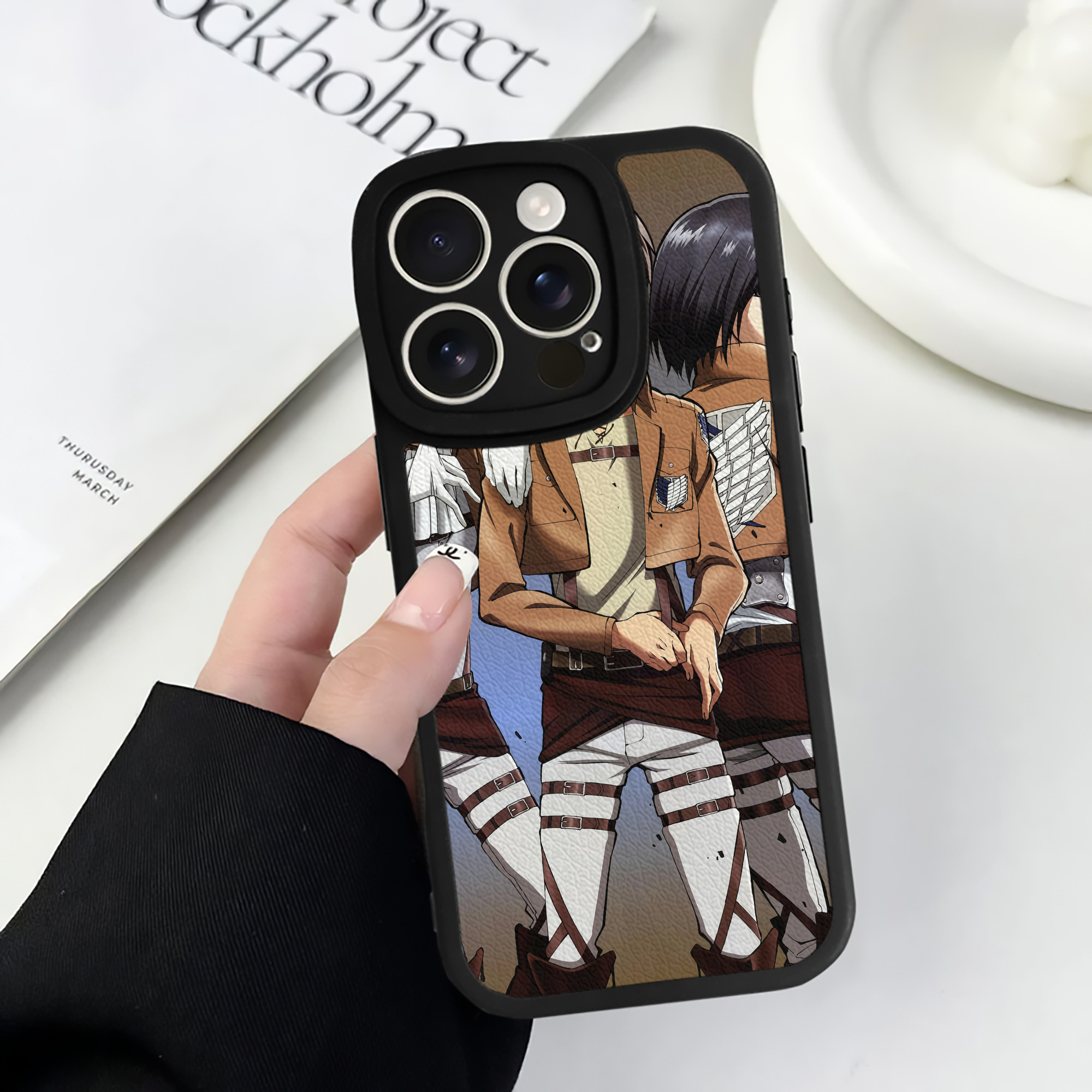 （画像用） 進撃の巨人 Attack on Titan 【iPhone 16シリーズ対応】シリコンスマホケース（レザー調） 材質：シリコン